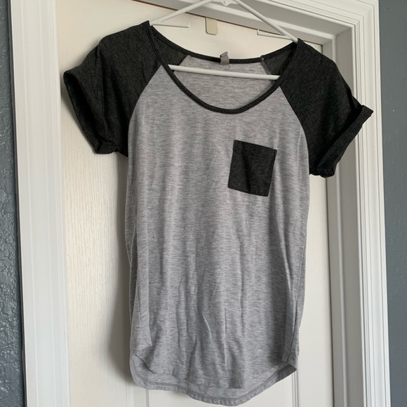 Bite Pocket T-shirt - Picture 1 of 2